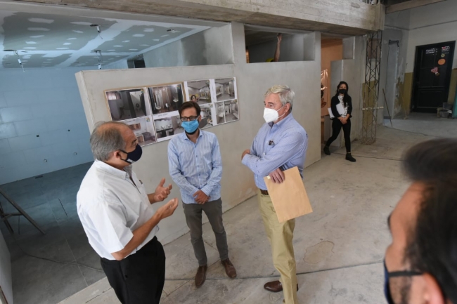Simone entregó escrituras y anunció obras en Tapalqué