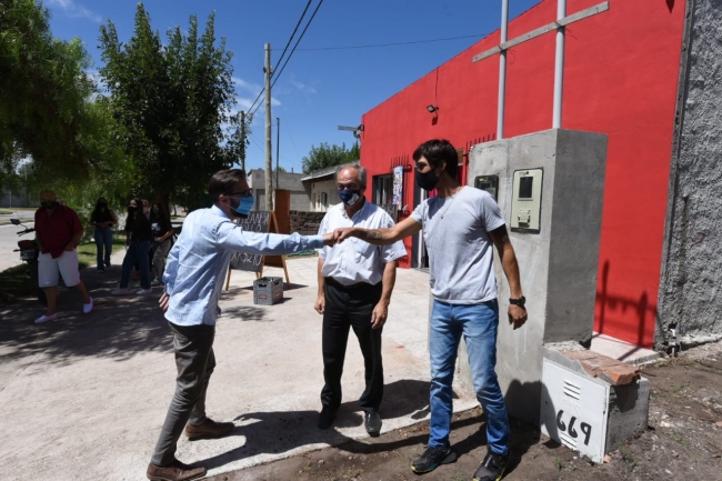 Simone entregó escrituras y anunció obras en Tapalqué
