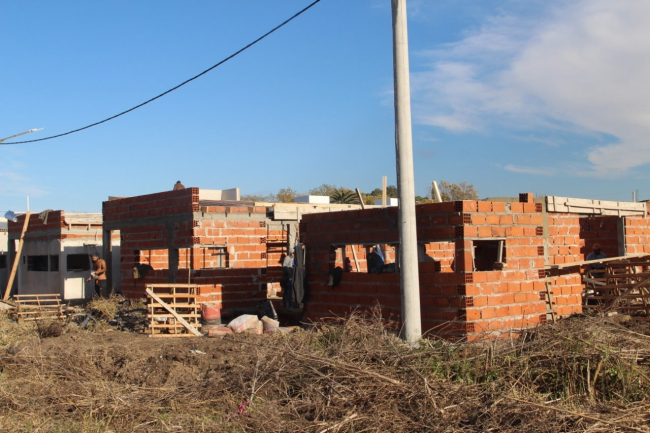 Avanza la construcción de viviendas en Melchor Romero