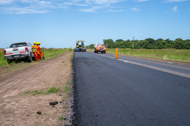 Ruta Provincial N° 50: avanza la obra de repavimentación entre Colón y Arenales