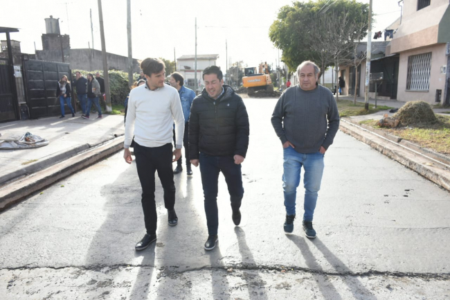 Nardini y el Intendente Ghi recorrieron trabajos de repavimentación en Morón