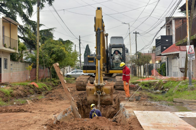 Nardini y Correa recorrieron obras de desagües pluviales en Villa de Mayo