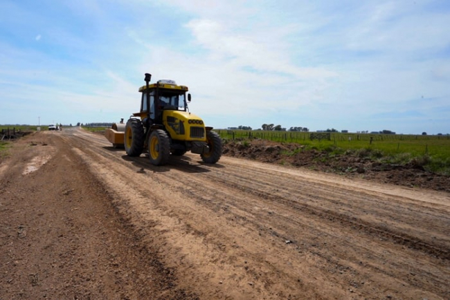 El gobierno bonaerense avanza con obras viales en Lobería El gobierno bonaerense avanza con obras viales en Lobería