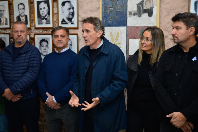 Katopodis recorrió obras de pavimentación en Exaltación de la Cruz