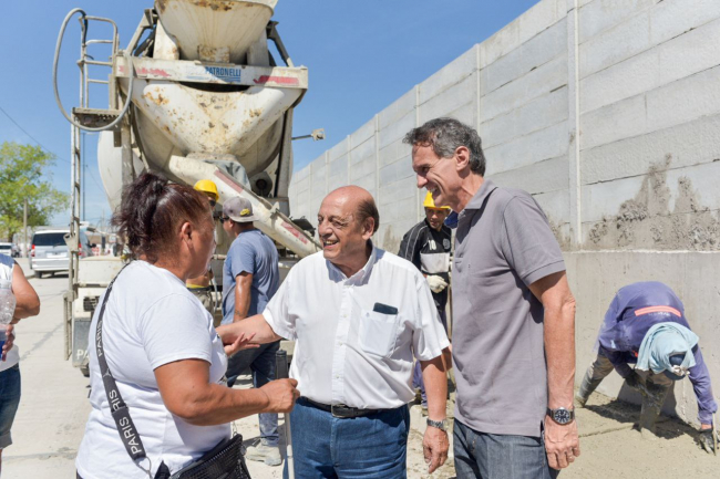 Katopodis recorrió obras de pavimento y saneamiento en Berazategui