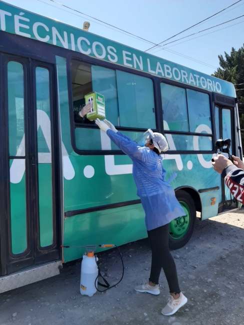 SALUD SUMÓ UN LABORATORIO MÓVIL QUE PERMITE OBTENER EL RESULTADO DEL HISOPADO EN DOS HORAS