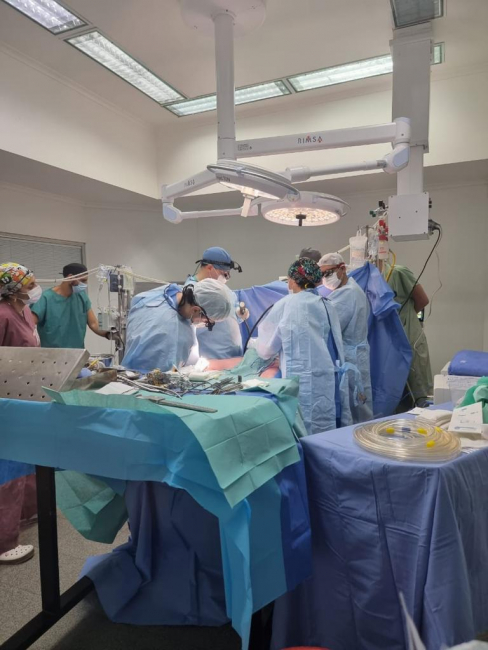 Primera cirugía de revascularización salva la vida de un hombre de 53 años image 1