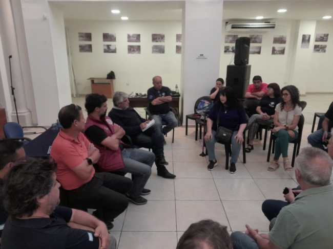 El ministro Correa encabezó una charla con las tres centrales obreras