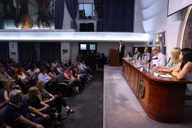 El ministro Walter Correa participó de un panel