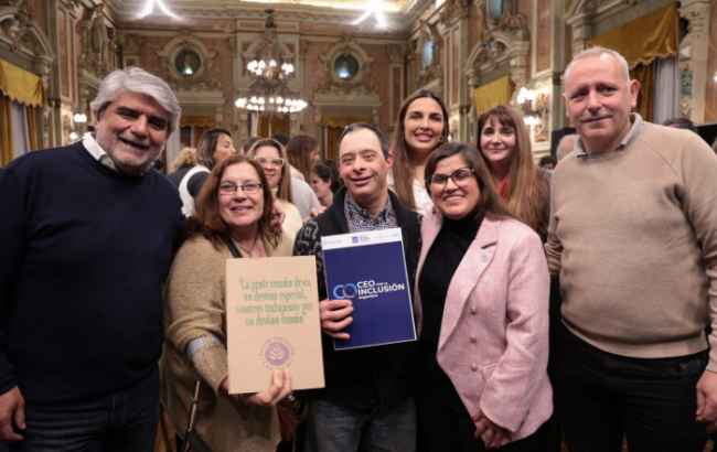 El ministro Correa encabezó la firma del convenio que impulsa el trato