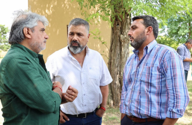 El ministro Correa, junto al intendente de