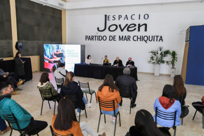 Los alumnos participaron en forma presencial y vía streaming.