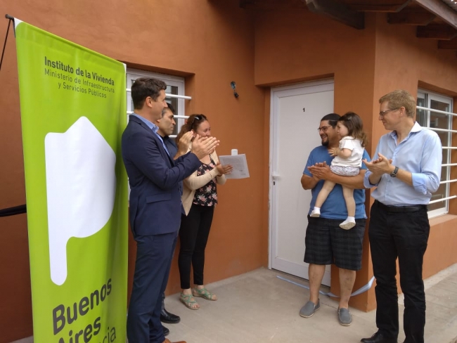 Una familia junto a Tamborenea y Curutchet inaugura su casa en Necochea