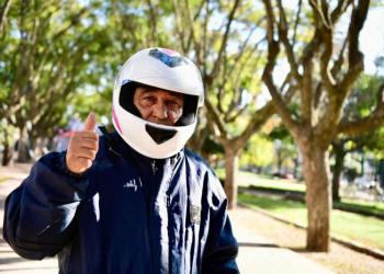 Marinucci llevó la campaña "Siempre Casco" a vecinos de Baradero.