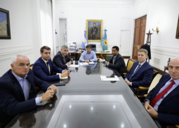 Axel Kicillof se reunió con el presidente de YPF Pablo González.