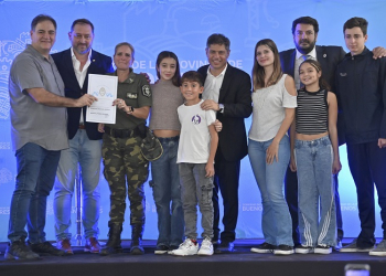 Kicillof inauguró las obras de refacción integral del Jardín de Infantes N°912 y entregó escrituras gratuitas 