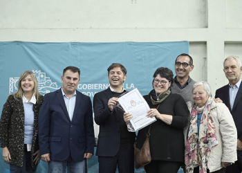 319 familias de Azul ya tienen la escritura de sus viviendas