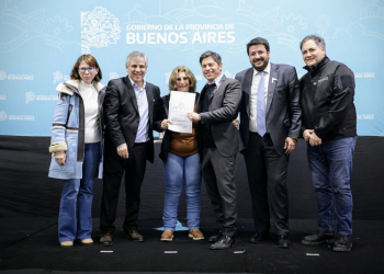 KICILLOF ENTREGÓ MÁS DE 600 ESCRITURAS A FAMILIAS DE CHIVILCOY
