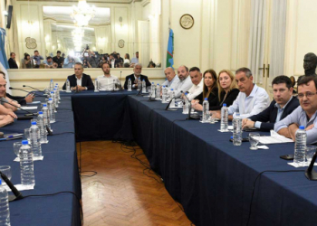 López: “Solicitamos una autorización adicional de financiamiento en el mercado local y en moneda local”