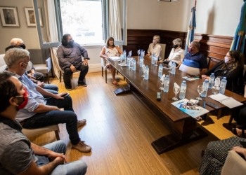 Teresa García junto a representantes de la CTA