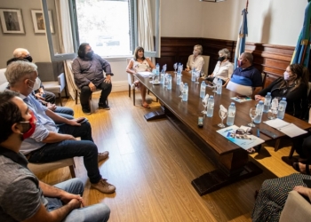 Teresa García junto a representantes de la CTA