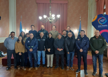 Kicillof en Mar del Plata: cerró un encuentro educativo y entregó más de 80 móviles policiales - Image 2