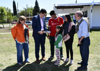 Se entregaron actas de nacimiento tardía a 8 bonaerenses en Marcos Paz