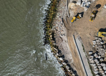 Avanzan las obras de la defensa costera en Pehuen Co