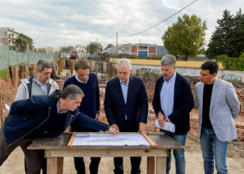Katopodis supervisó el avance de obras hidráulicas en Arroyo el Gato de La Plata