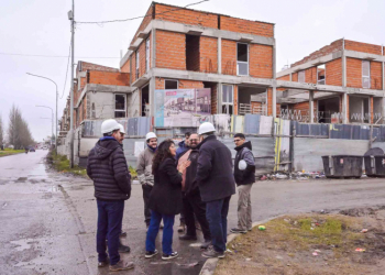 Barrios recorrió obras y programas de integración urbana en Villa Itatí