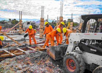 Florencio Varela: avanza la construcción de dos escuelas en el barrio La Carolina