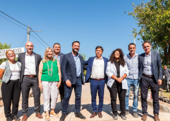 Recorrida del autoridades por las obras de pavimentación en Escobar 