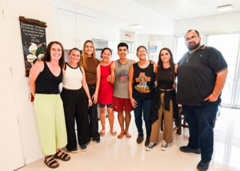 En Villa Porá más familias recibieron las llaves de sus viviendas.