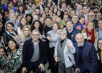 Barrios expuso durante el Seminario Provincial “La revinculación educativa en los barrios populares bonaerenses”