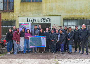 El equipo del OPISU junto referentes de la Casa de Abrigo y la cooperativa 