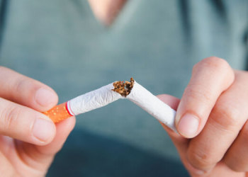 Hay tratamientos individuales y grupales para dejar de fumar.