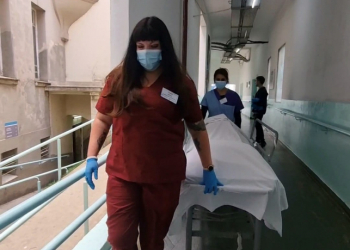 Camilleras de pediatría en el Iriarte de Quilmes.