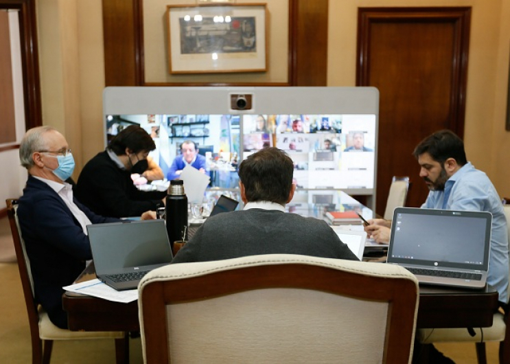 Reunión con expertos e intendentes