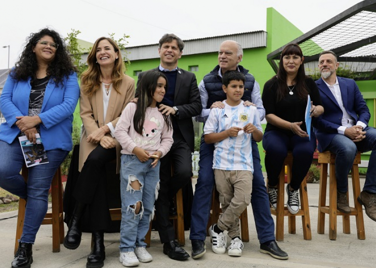 Firma de convenio en Lanús