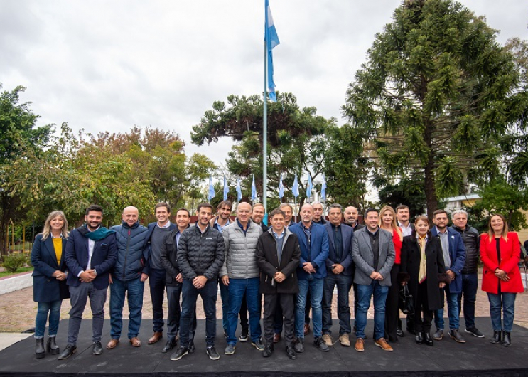 Firma de convenios en Lanús