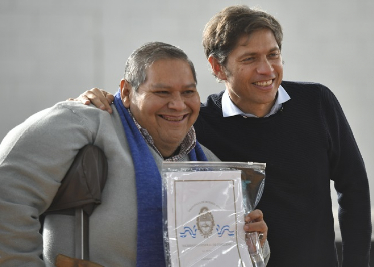 Kicillof encabezó la entrega de 300 títulos de propiedad gratuitos en Puan  | Provincia de Buenos Aires
