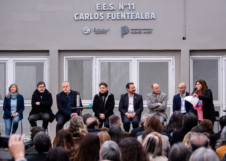 Inauguración escuela secundaria en Escobar