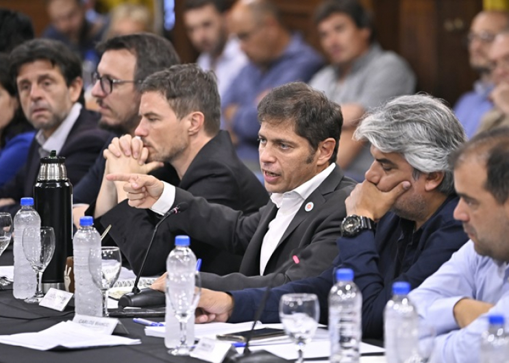 Kicillof se reunió con representantes de cámaras vinculadas al comercio en la provincia