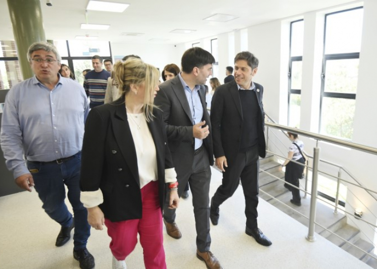 Kicillof recorrió los avances de obras de infraestructura en Castelli