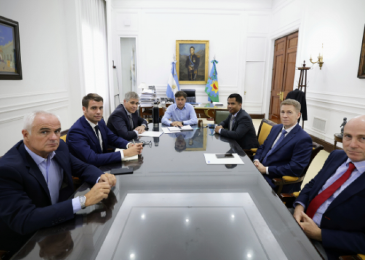 Axel Kicillof se reunió con el presidente de YPF Pablo González.
