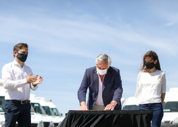 Kicillof participó junto a Alberto Fernández y Fernanda Raverta del acto de promulgación la Ley de Movilidad Jubilatoria