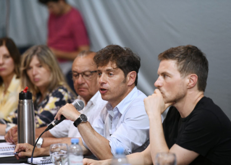 Kicillof se reunió con intendentes y representantes del sector productivo en Claromecó