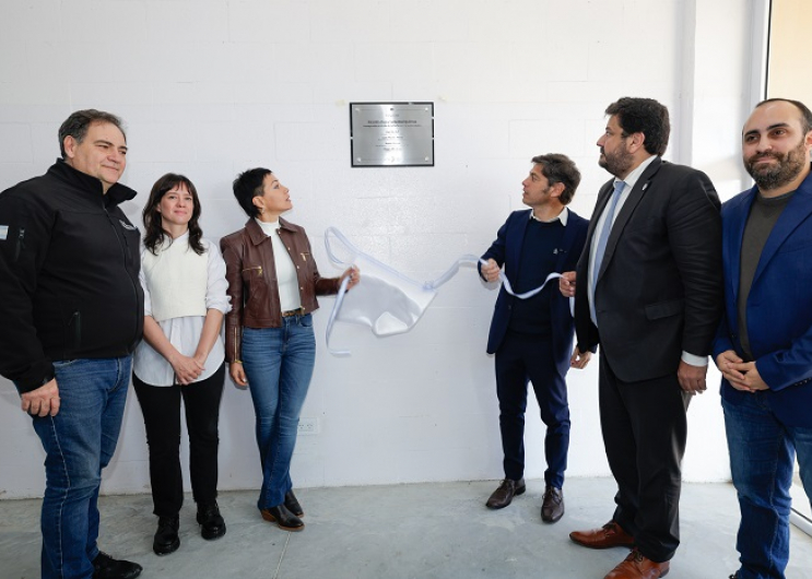 El Gobernador durante la inauguración.