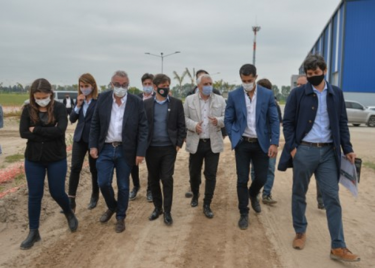 Axel Kicillof recorrió el parque industrial junto a autoridades.