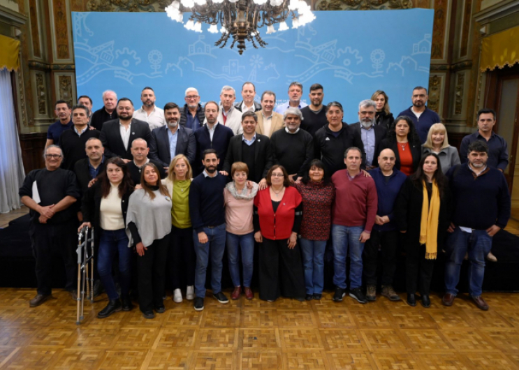 Kicillof junto a referentes gremiales.